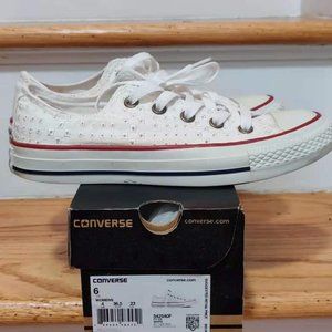 Converse all star Chuck Taylor low women size 6